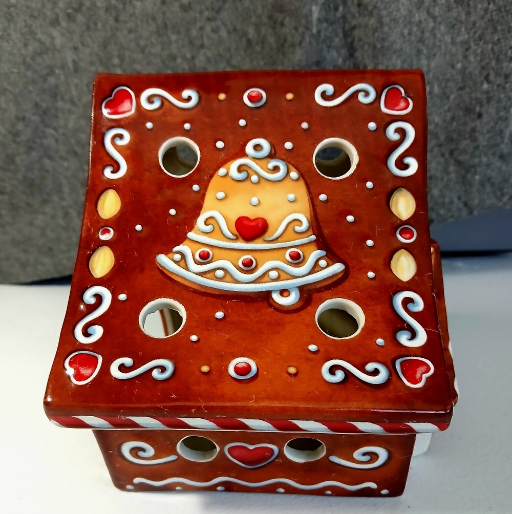 Villeroy & Boch Bakery Decoration Gingerbread House, Porcelain ESTATE SALE NEW - Picture 7 of 15